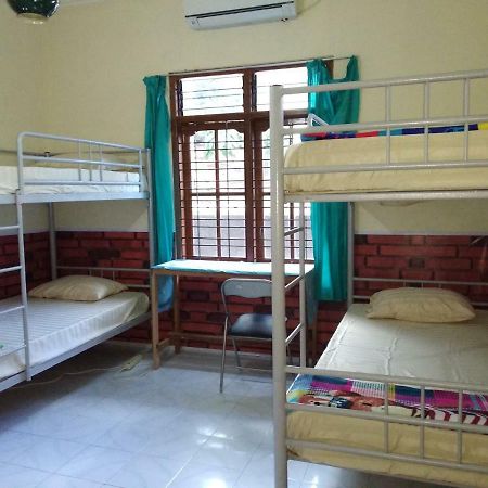 Szabrian Hostel Denpasar  Exterior photo