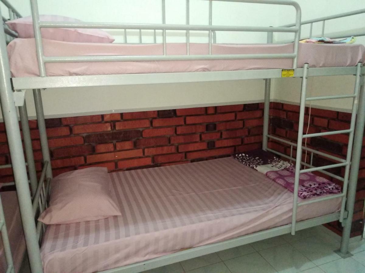 Szabrian Hostel Denpasar  Exterior photo